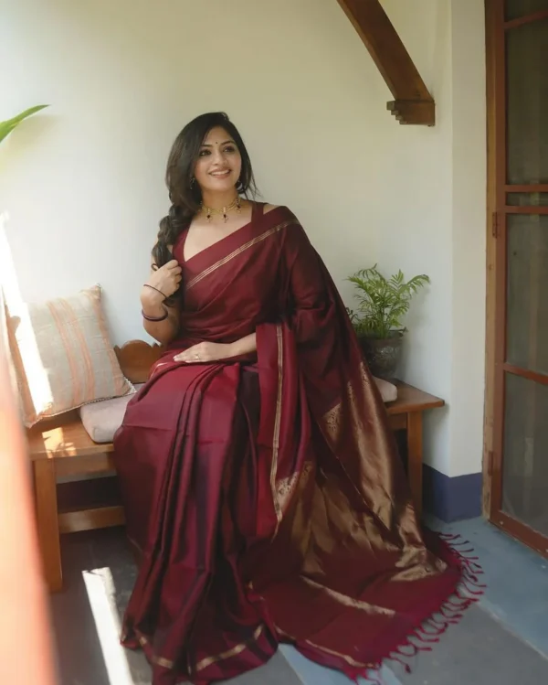 Maroon Pure Kanjivaram Silk Weaved With Copper Zari Comes With Heavy Kanjivaram Brocade Blouse