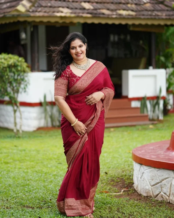Rani Pink Pure Kanjivaram Silk Weaved With Copper Zari Comes With Heavy Kanjivaram Brocade Blouse